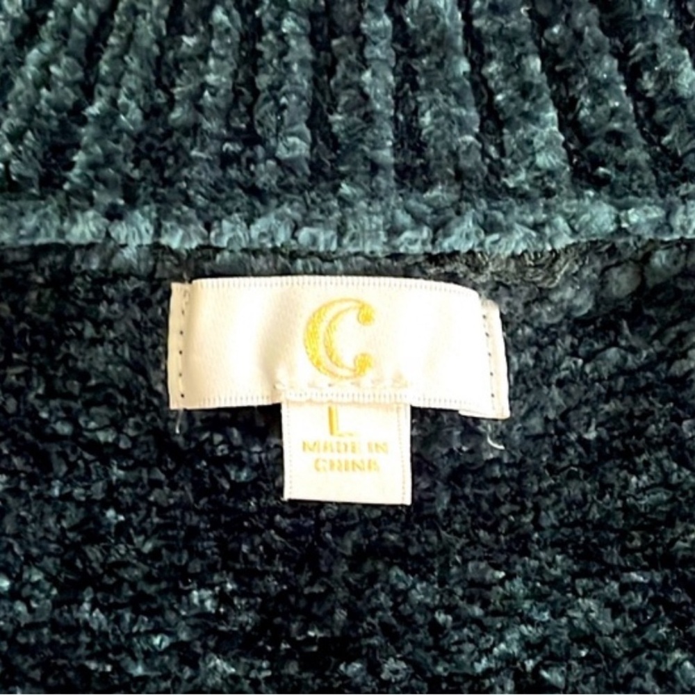 🌟HP🌟Charming Charlie Keyhole Sweater